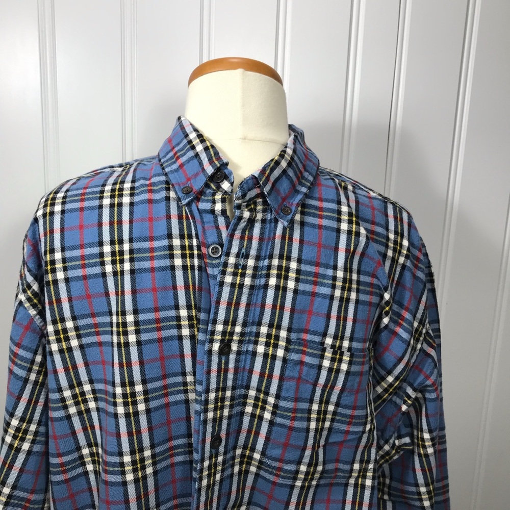 LL Bean men’s blue plaid-flannel shirt size xl